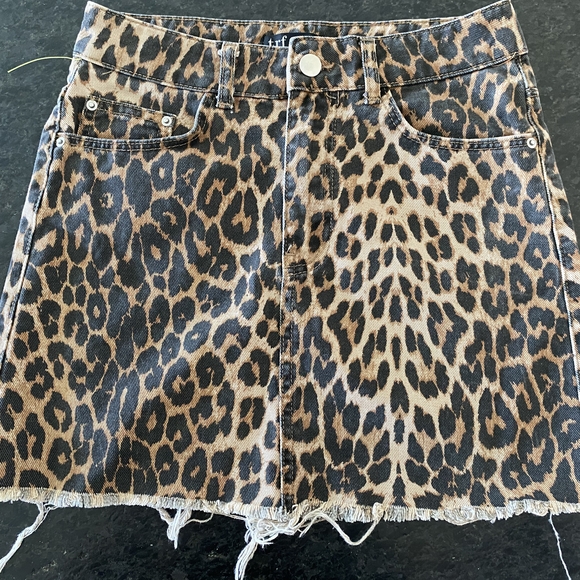 Zara Dresses & Skirts - Zara Tan Mini Skirt Casual Leopard Print